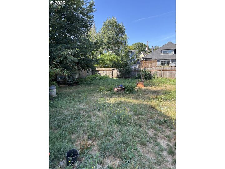 Property Photo:  4123 NE 8th Ave  OR 97211 