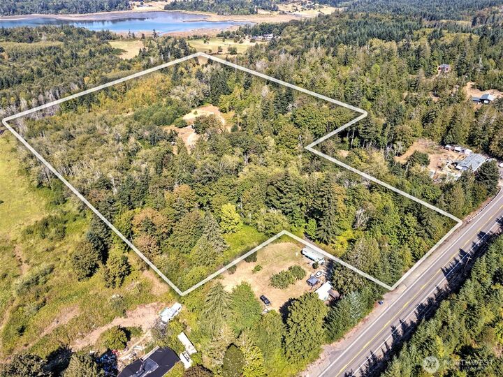 Property Photo:  1250 E Crestview Drive  WA 98584 