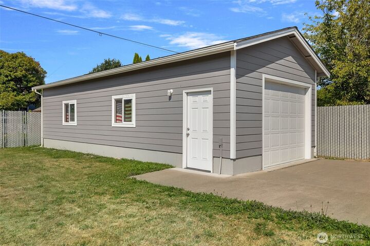 Property Photo:  516 S Trenton Street  WA 98108 