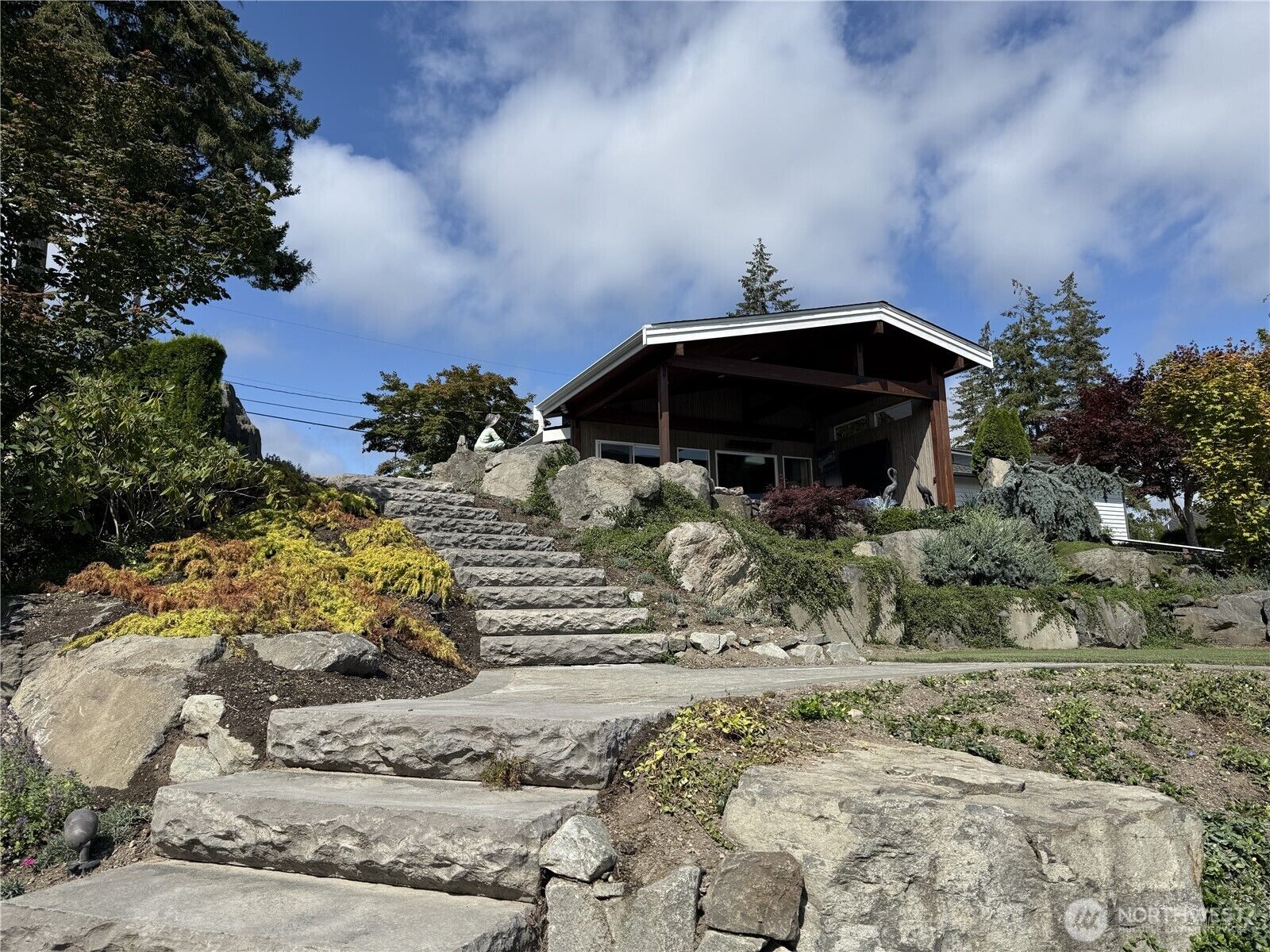 Property Photo:  