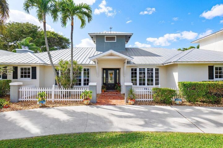 Property Photo:  3815 S Lake Drive  FL 33435 