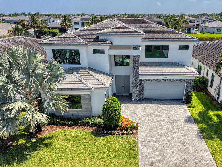 Property Photo:  8804 Skyward Street  FL 33496 