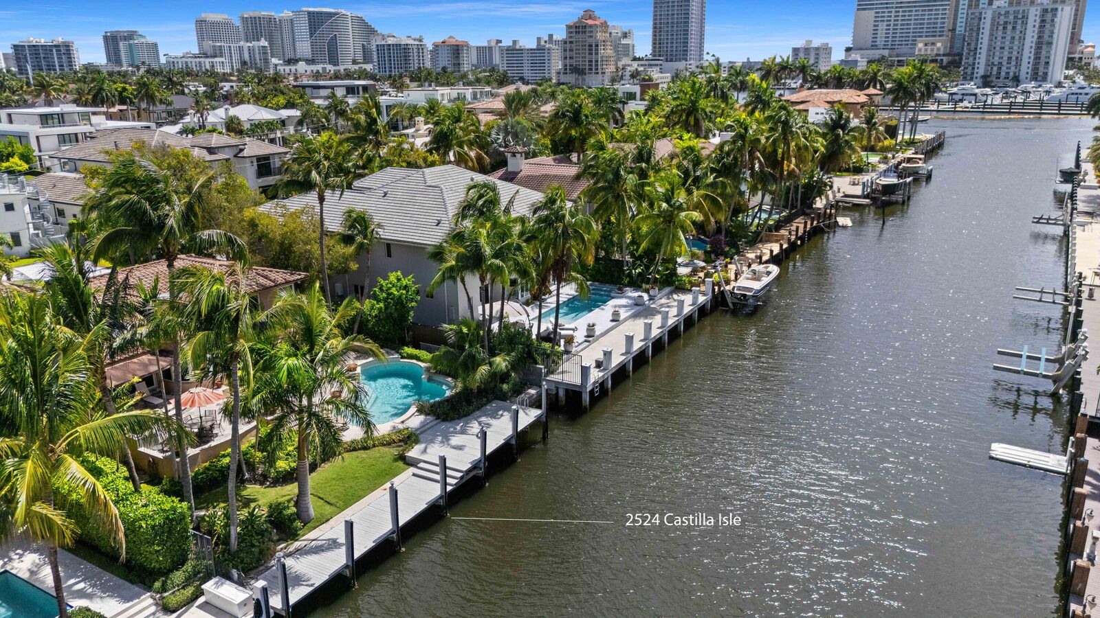 Property Photo:  2524 Castilla Isle  FL 33301 