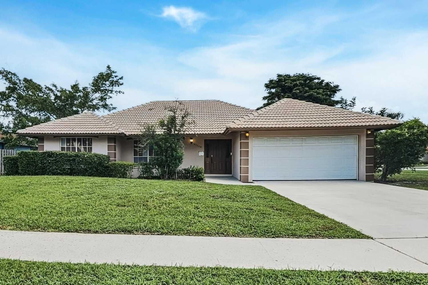 Property Photo: 12725 Newton Place FL 33414