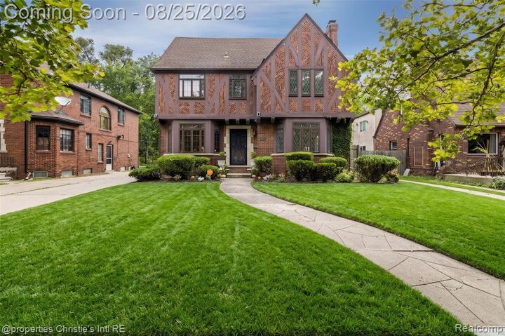 Property Photo: 18944 Warrington Drive MI 48221