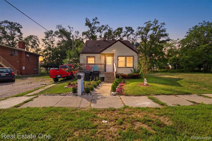 Property Photo: 14320 Maiden Street MI 48213