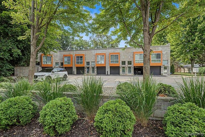Property Photo: 432 E Parent Avenue MI 48067
