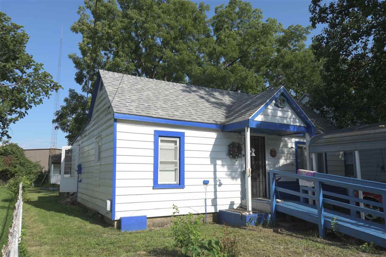 Property Photo:  1103 NW 6th Street  IN 47374 