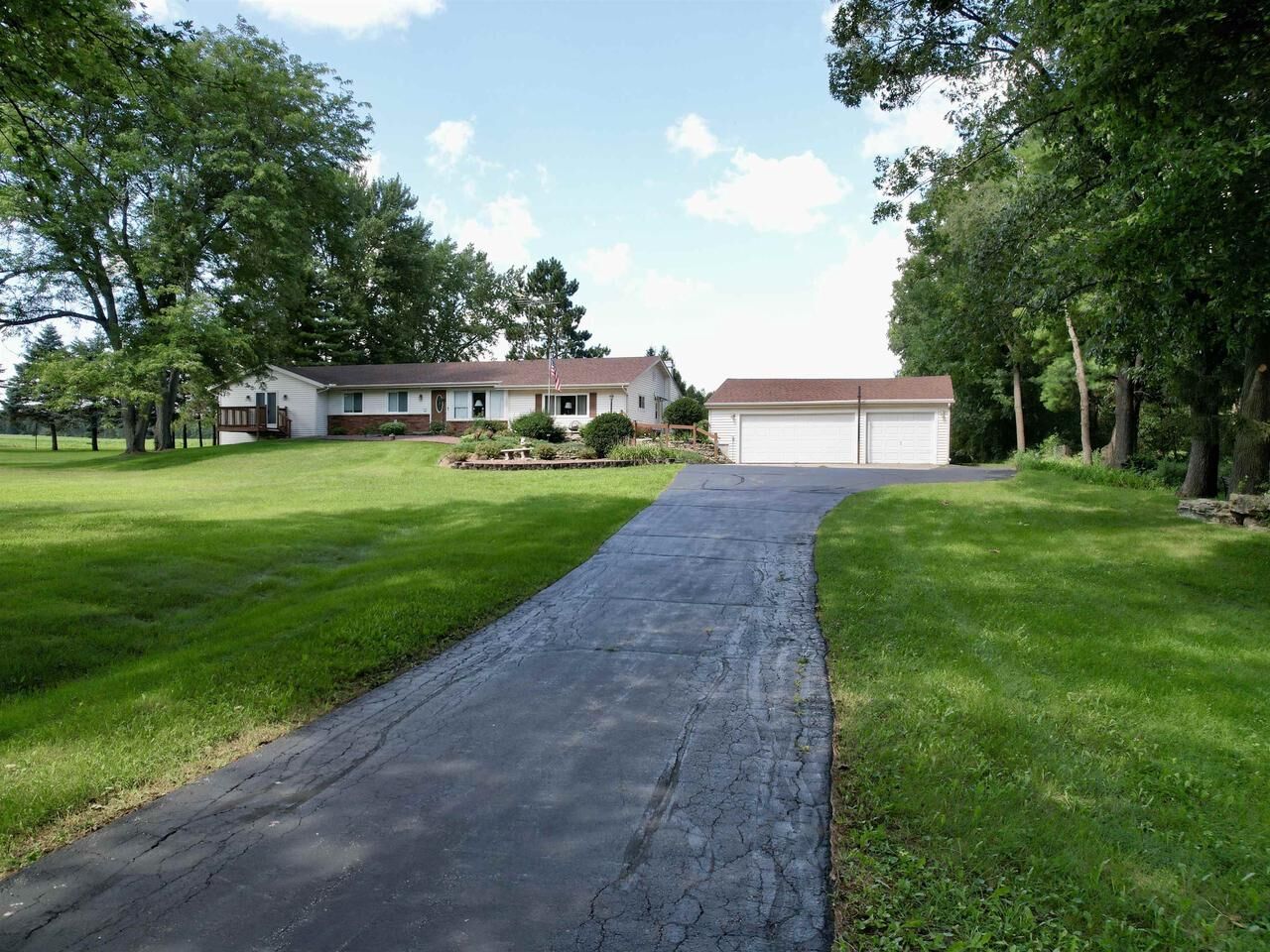 Property Photo: 6830 W Saint Lawrence Avenue WI 53511