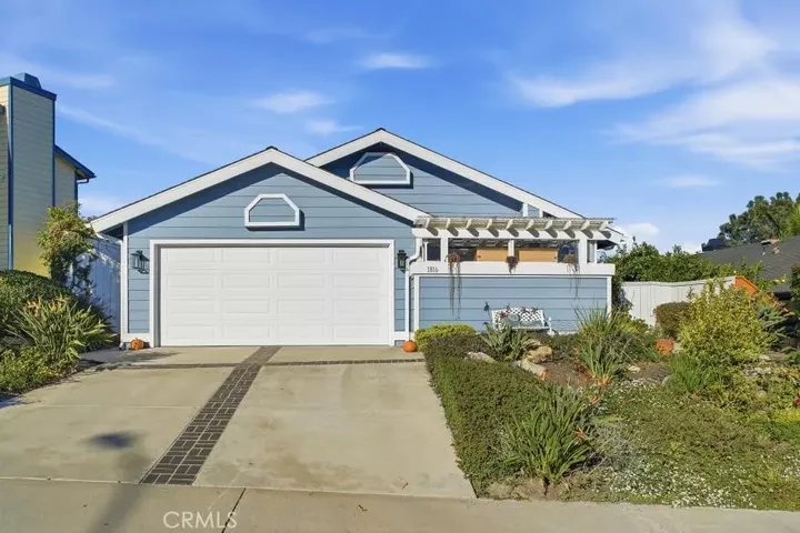 Property Photo: 1816 E Pointe CA 92008