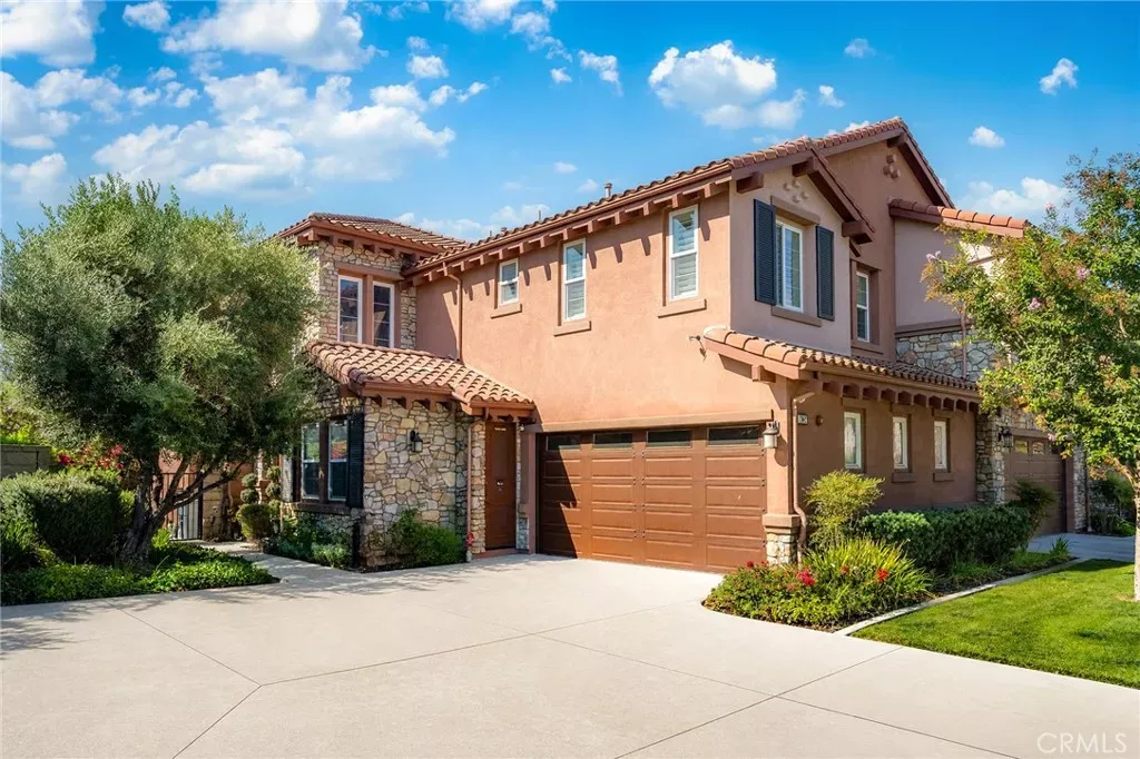 Property Photo:  17842 Via Roma  CA 92886 
