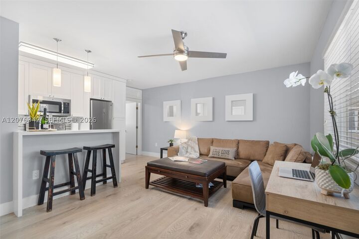 Property Photo: 6330 SW 79th St 6 FL 33143