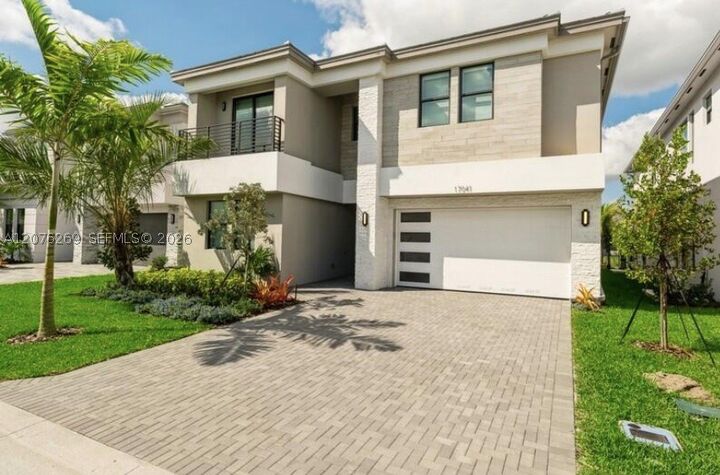 Property Photo: 17041 Teton River Rd FL 33496