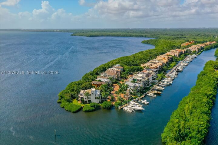 Property Photo:  5990 Paradise Point Dr 5990  FL 33157 