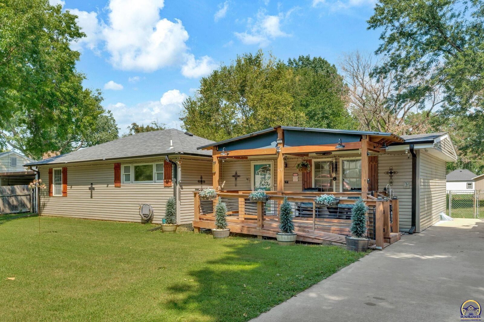Property Photo: 2224 NW Taylor St KS 66608