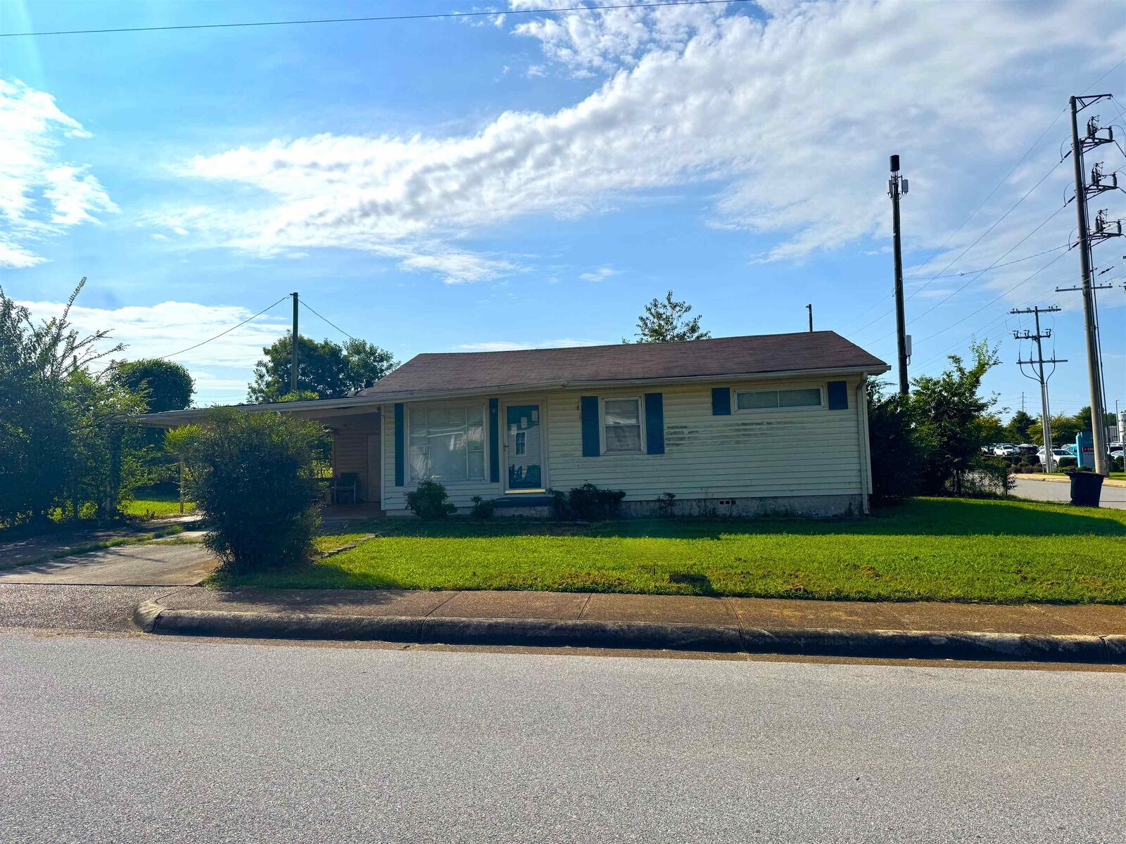 Property Photo:  301 Enterprise St  AL 35630 