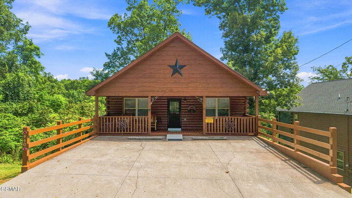 Property Photo: 440 Oak Sky Way TN 37876