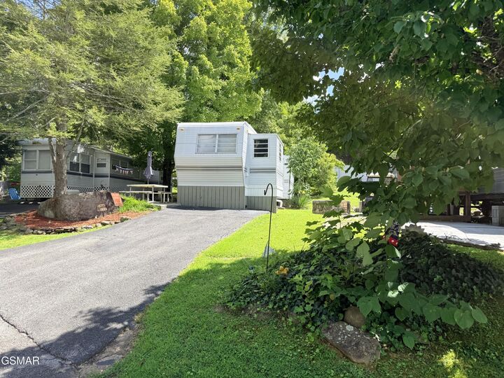 Property Photo: 4229 E Parkway #136 TN 37738