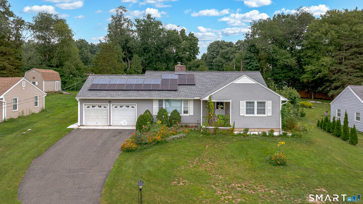 Property Photo:  4 Mohawk Drive  CT 06716 