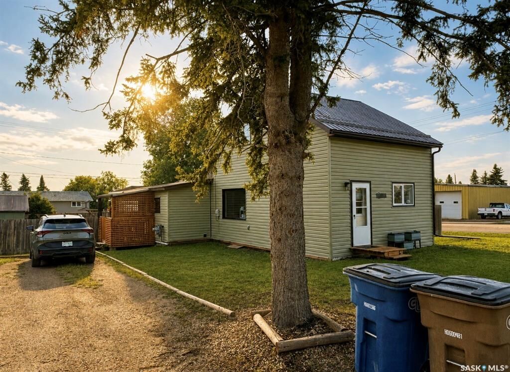 Property Photo:  116 5th Avenue S  SK S0J 0E0 