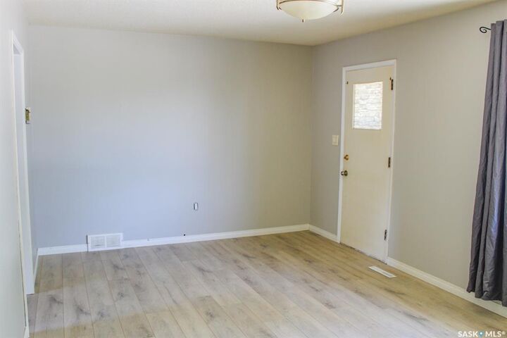 Property Photo:  517 McLeod Avenue E  SK S0E 1A0 