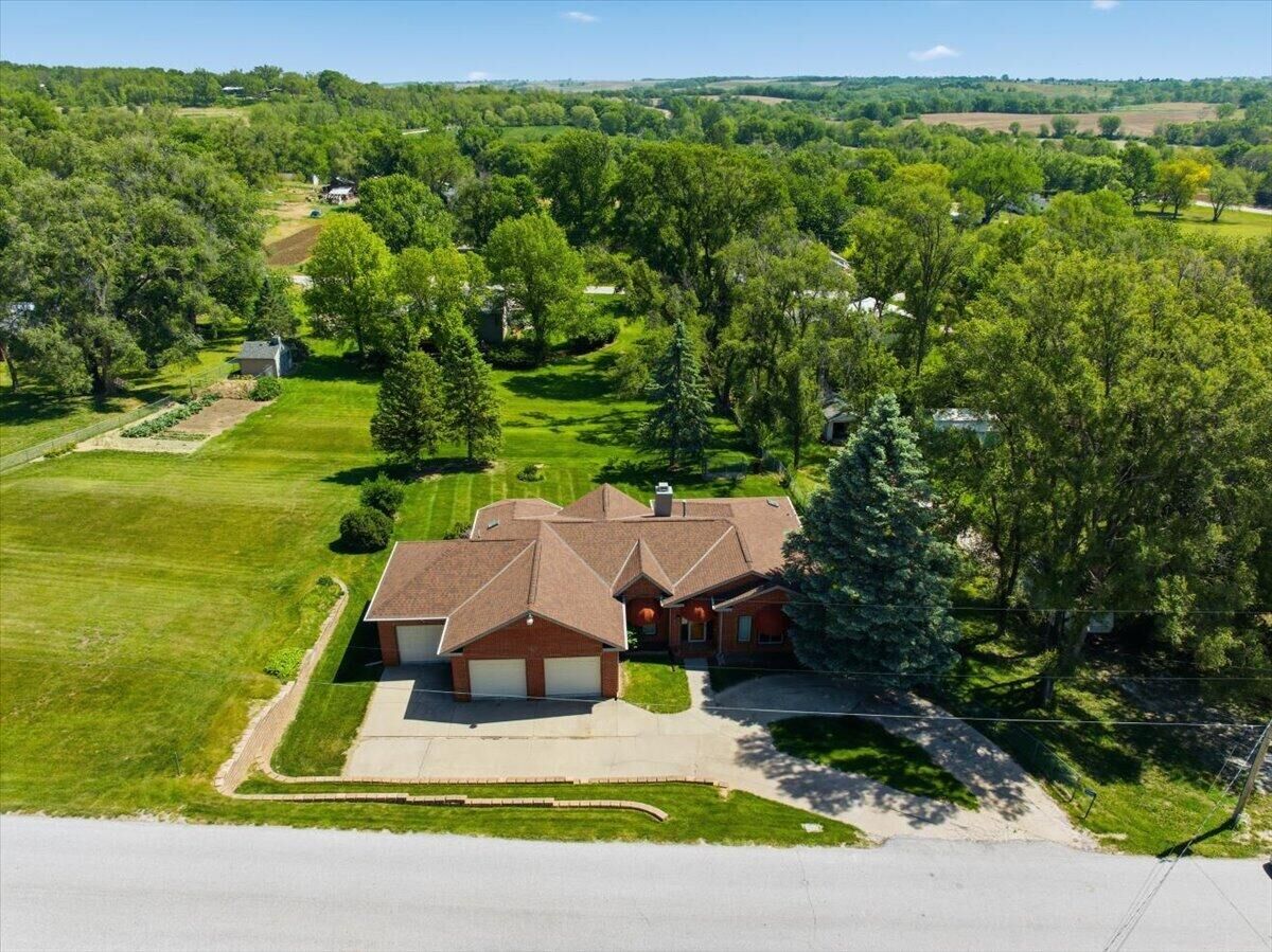 Property Photo: 19241 Hawthorne Avenue IA 51503