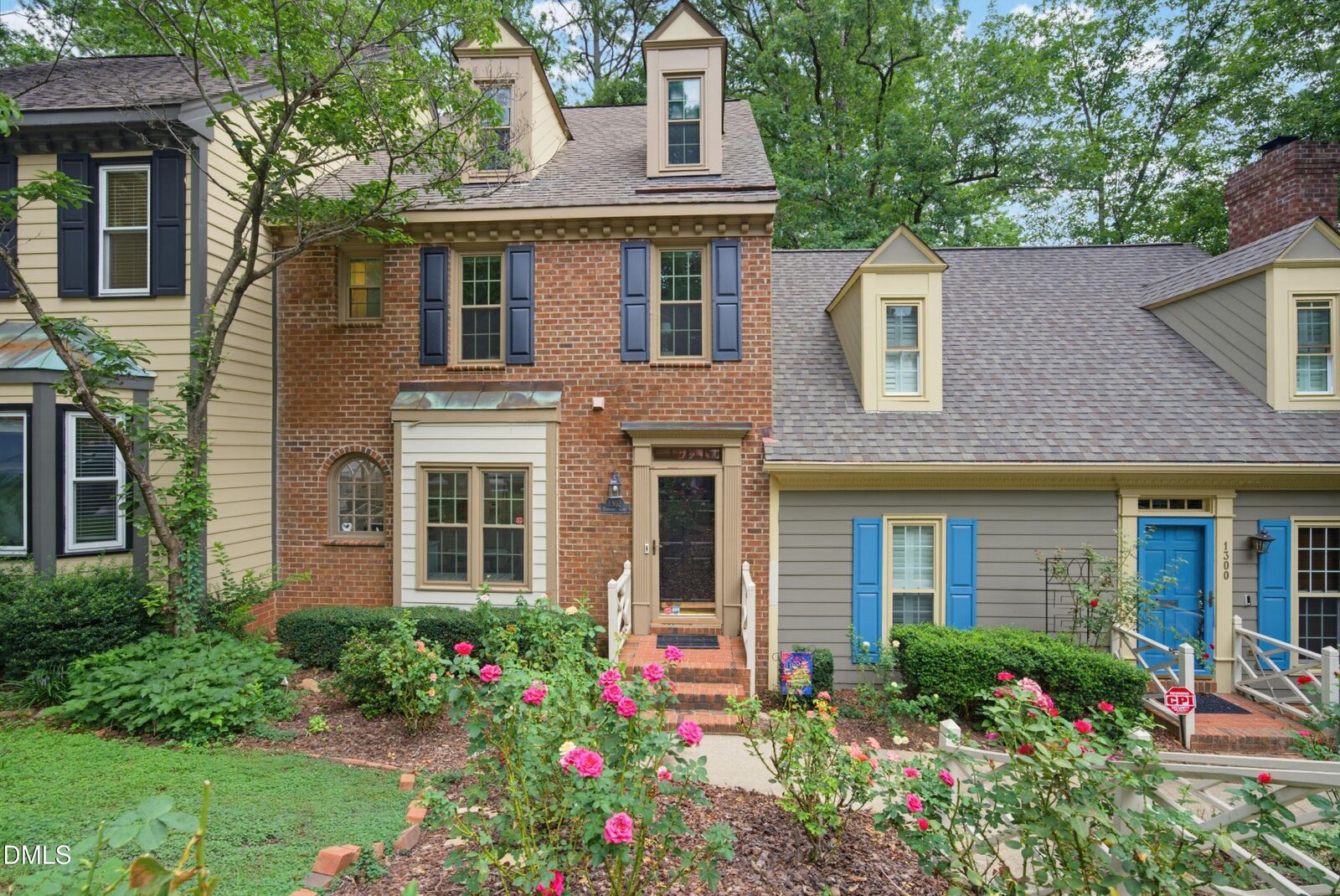 Property Photo: 1302 Hampshire Court NC 27612