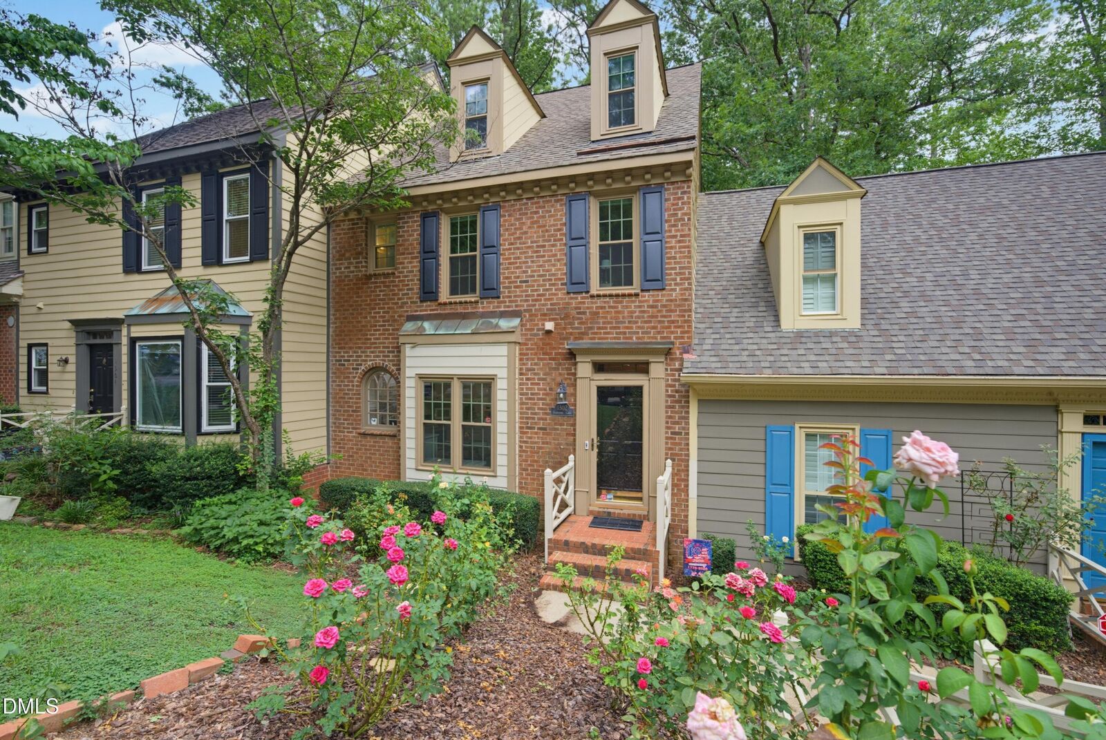 Property Photo: 1302 Hampshire Court NC 27612