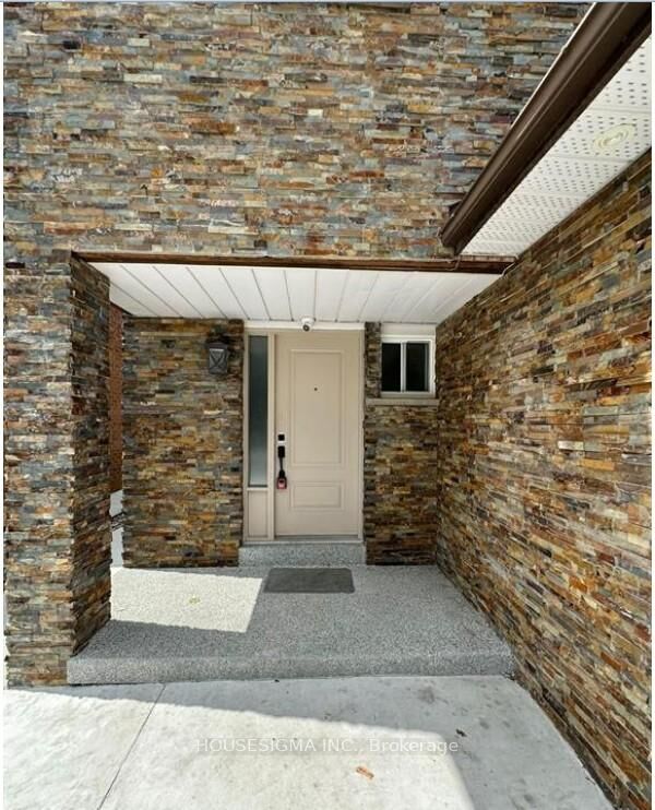 Property Photo:  659 Roselaire Trail 1  ON L5R 3C6 