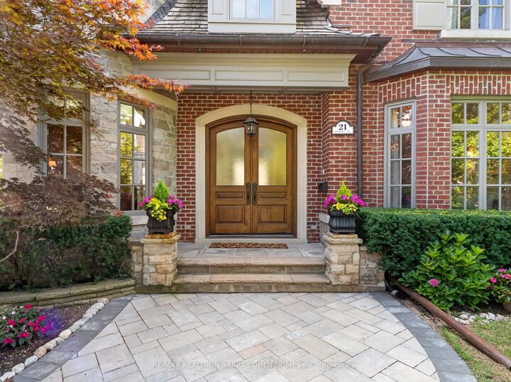 Property Photo: 21 Don Ridge Drive ON M2P 1H3