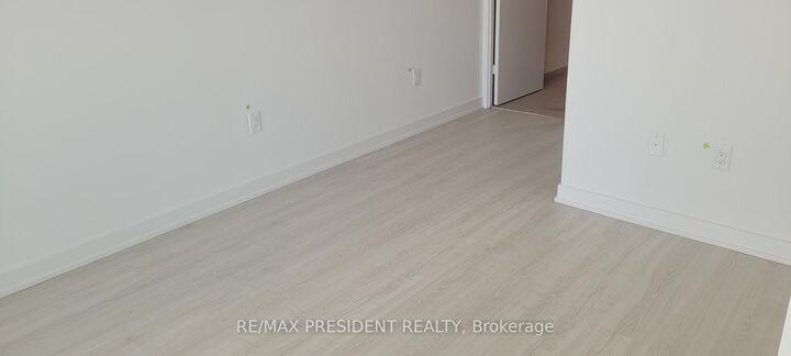 Property Photo: 3883 Quartz Road E 5310 ON L5B 0M4