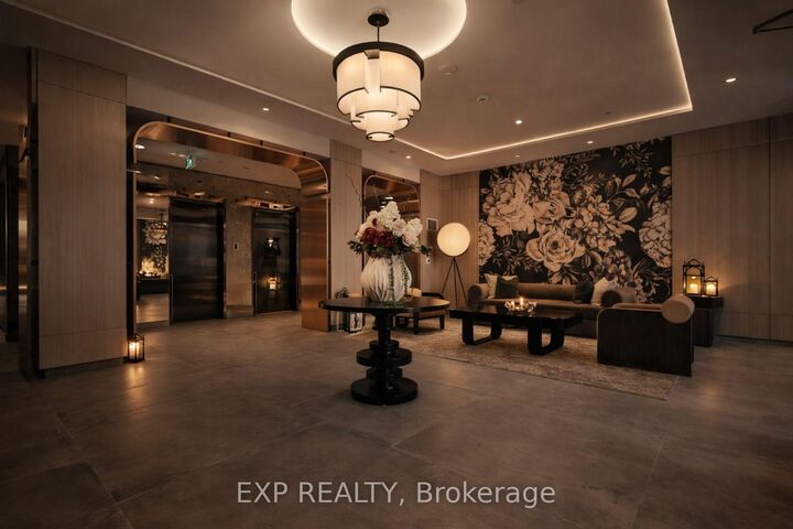 Property Photo:  556 Marlee Avenue 811  ON M6B 0B1 
