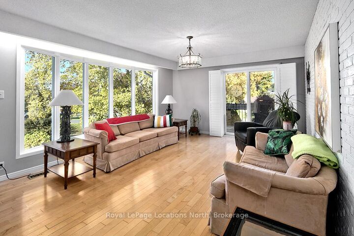 Property Photo:  15 Wellington Street S  ON N0H 2P0 