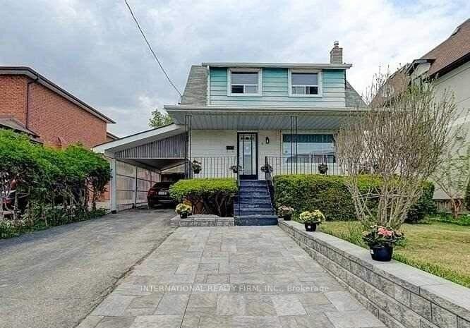 8 Farrell Avenue — photo 1