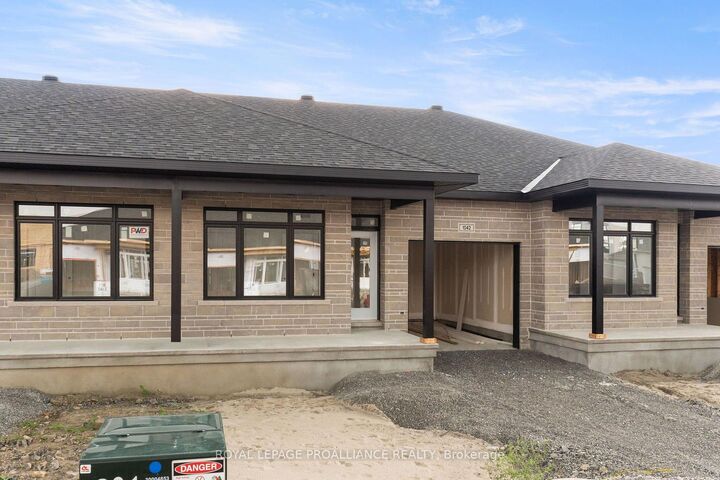Property Photo: 1042 Turner Drive ON K6V 0G8