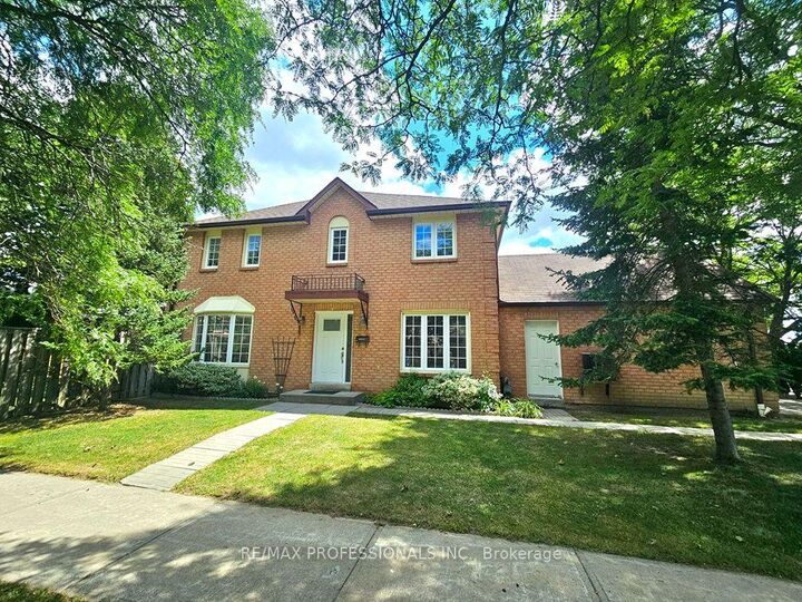 Property Photo: 500 Silverthorne Crescent 1 ON L5R 1W3