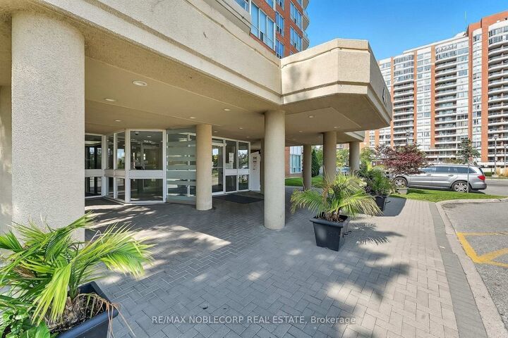 Property Photo: 400 McLevin Avenue 1603 ON M1B 5J4