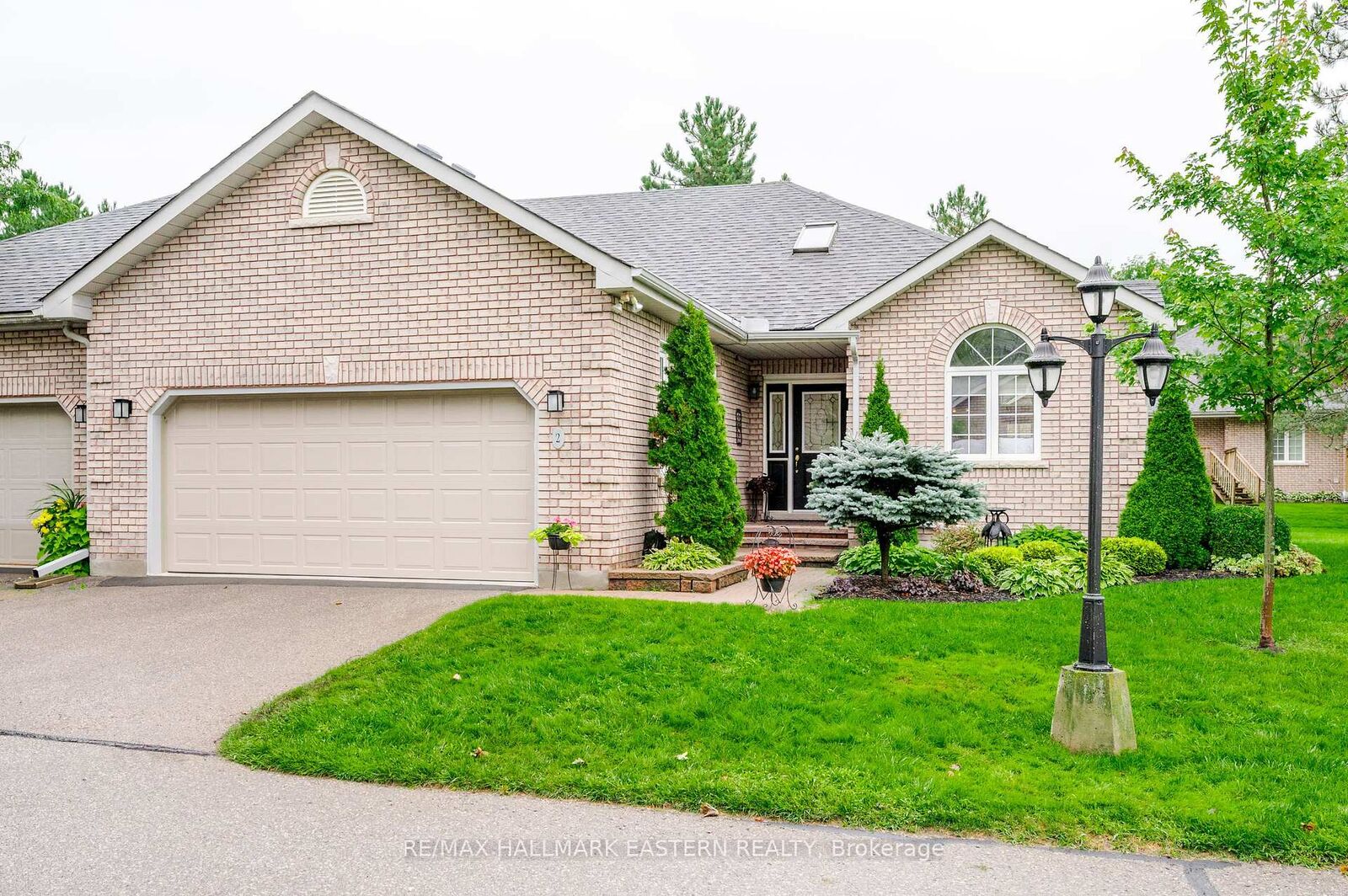 Property Photo:  300 Franmor Drive 2  ON K9H 7R1 