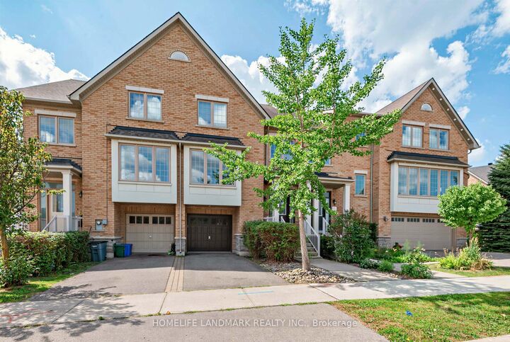 Property Photo: 8900 Bathurst Street 27 ON L4J 8A7