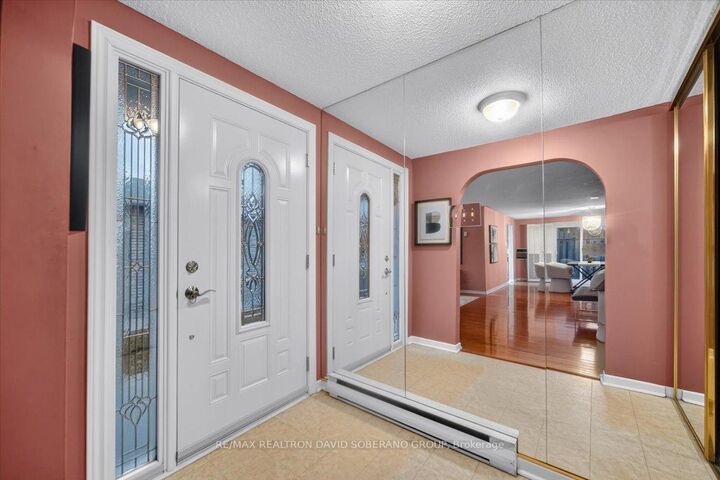 Property Photo:  52 Antibes Drive  ON M2R 3K5 