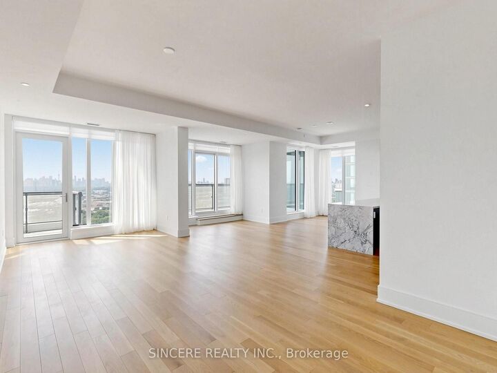 Property Photo: 20 Inn On The Park Drive 2737 ON M3C 0P8
