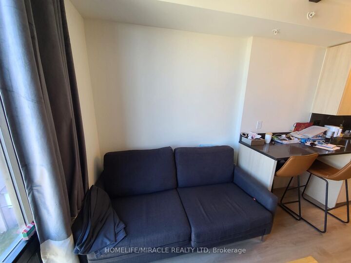 Property Photo:  145 Columbia Street W 725  ON N2L 0K7 