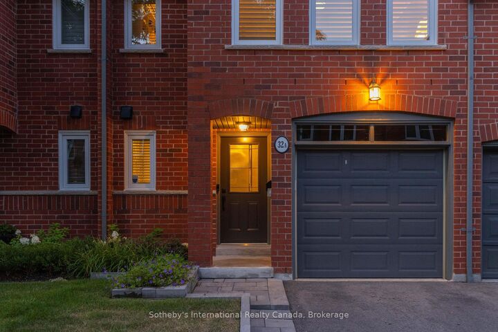 Property Photo: 1064 Queen Street W 32A ON L5H 4K3