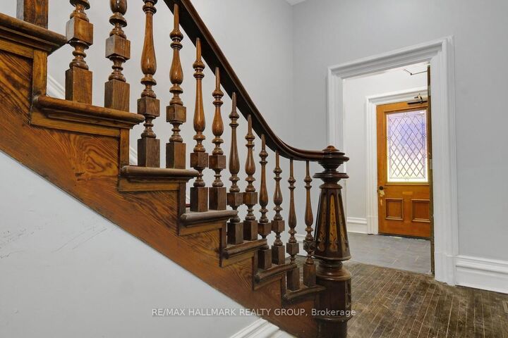 Property Photo: 460 Wilbrod Street ON K1N 6M8