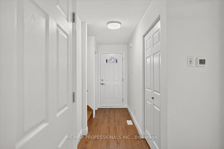 Property Photo: 2687 Bromsgrove Road 6 ON L5J 4C6