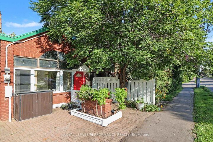 Property Photo:  447 Hilson Avenue  ON K1Z 6C2 