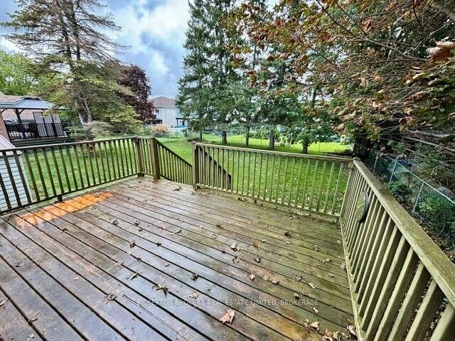Property Photo: 355 Oak Street ON K7G 2R7