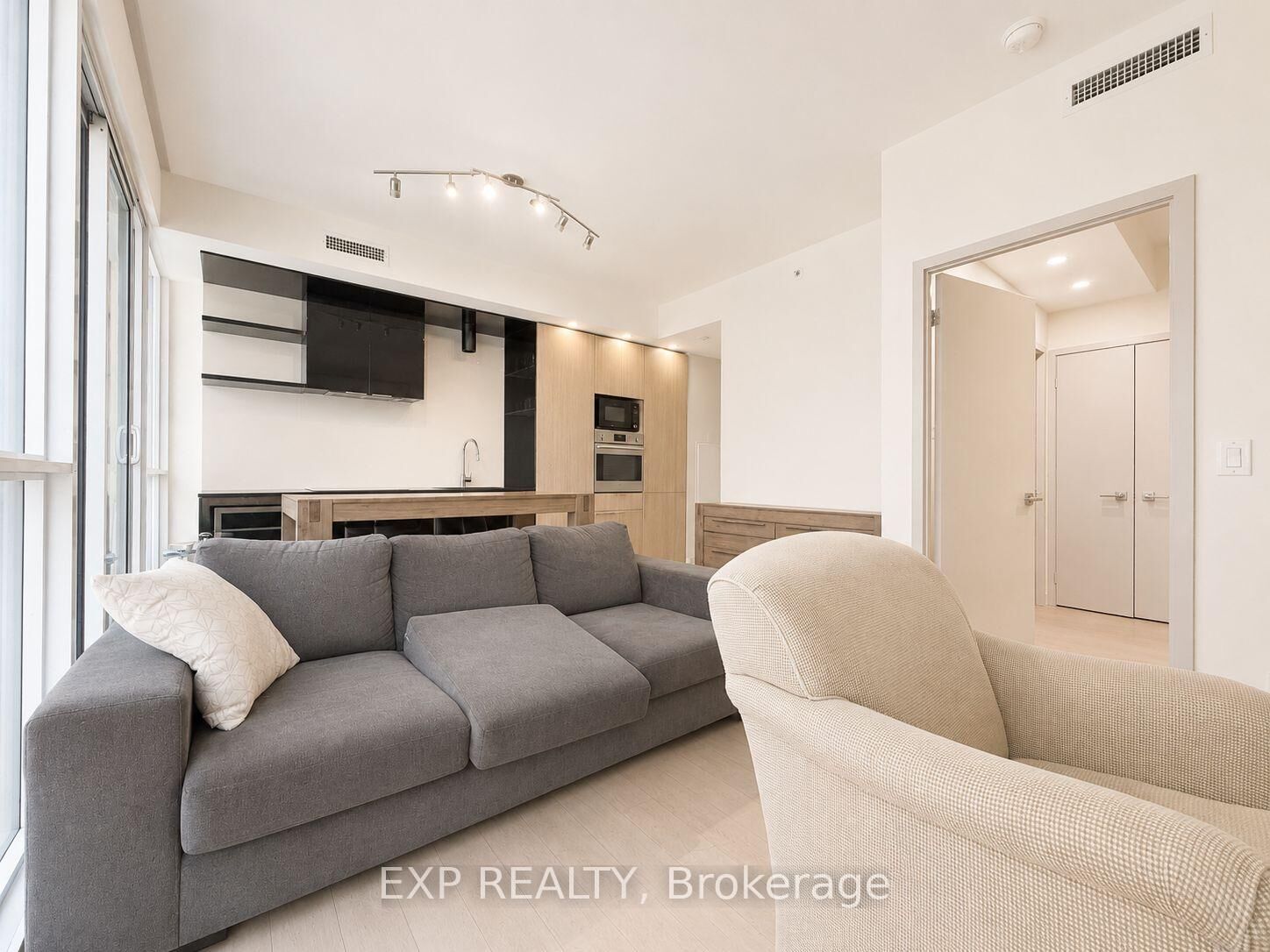 Property Photo:  70 Temperance Street 1406  ON M5H 4E8 