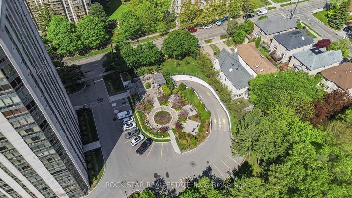 Property Photo:  5 Kenneth Avenue 701  ON M2N 6M7 