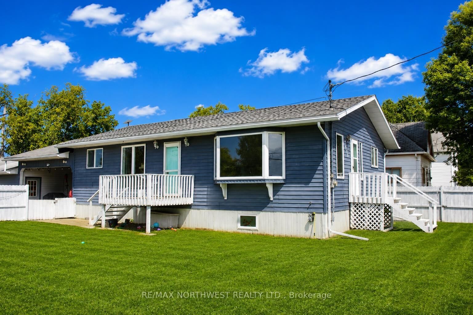 Property Photo:  501 Atwood Ave  ON P0W 1L0 